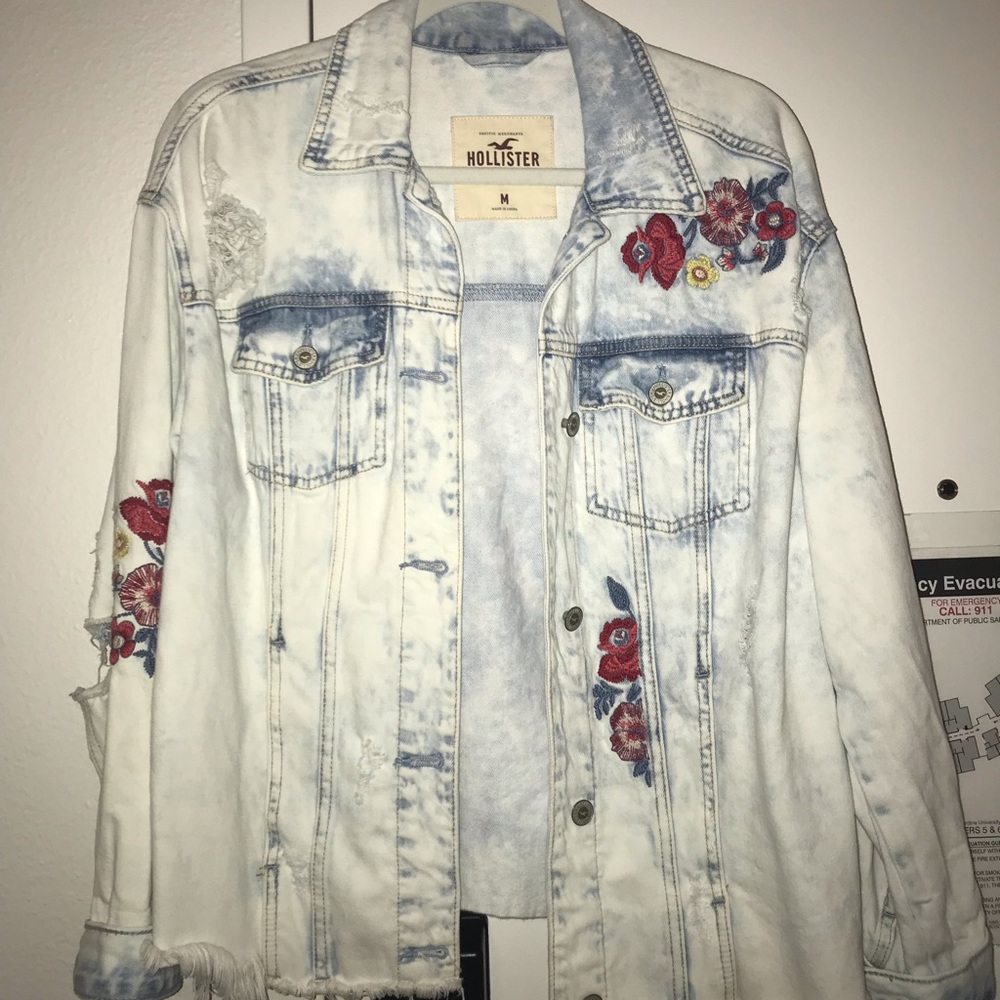 HOLLISTER FLORAL DENIUM JACKET